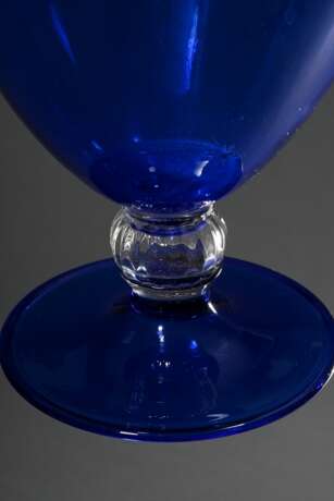 Venini Vase „Veronese“, blaues und farbloses Glas, Entw.: Vittorio Zecchin um 1921, Ausführung später, Fuß sign., H. 25,5cm, Gebrauchsspuren - фото 3