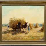 Pippel, Otto (1878-1960) "Sommer (Heuernte)", Öl/Leinwand, u.r. sign., verso Klebeetikett "Otto Pippel", darauf betitelt und Klebeetikett "Galerie Commeter", 50,5x60,5cm (m.R. 65,5x75,5cm), … - photo 2