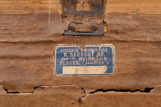 Unbekannter Künstler des frühen 20.Jh. "Villa zwischen Bäumen", Öl/Leinwand auf Karton kaschiert, verso Klebeetikett "Kunstsalon Neupert und Weinmann/ Plauen", 34,3x24,8cm (m.R. 46,5x37,3cm) - Foto 4