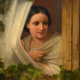 Embde, Caroline von der (1812-1867) "Mädchen am Fenster" 1858, Öl/Metall, u. mittig sign./dat., Prunkrahmen (kleine Defekte), verso Klebeetikett mit Provenienzangabe, 35,5x28cm (m.R. 46,5x39,5cm), Craquelé, res… - photo 2