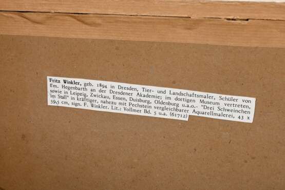 Winkler, Fritz (1894-1964) „Drei Schweine im Stall“, Aquarell, u. sign., freigestellt gerahmt, 43x59,5cm (m.R. 61,5x81,5cm) - photo 1