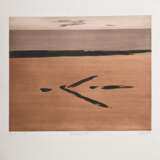 Eglau, Otto (1917-1988) "Zeichen im Watt" 1981, Farbradierung, 11/70, u. sign./num./dat./bez., PM 39,5x49,5cm, BM 76x56cm - photo 2