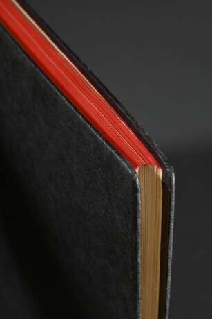 Schreyer, Lothar (1886-1966) Buch "Kreuzigung. Spielgang Werk VII" 1920, 78 einseitig gedruckte Holzschnitte, 76 davon handkoloriert, in Pappband in Original-Schuber (alter Wasserschaden) mit aufkaschiertem Tit… - photo 4