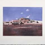Werkmeister, Wolfgang (*1941) "Berbersiedlung im Hohen Atlas" 1987, Farbradierung, 5/180, u. sign./dat./num./betit., nicht im WVZ, PM 32,8x45cm, BM 49,5x64,5cm - Foto 2