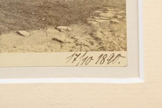 Unbekannter Fotograph des 19.Jh. (Giorgio Sommer?) “Colloseo -ROMA” 1890, Albumin-Fotographie, 17/10, u. num./dat., 19,8x25,5cm (m.R. 45,7x55,2cm), leichte Altersspuren - photo 3