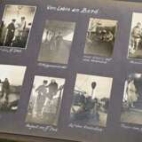 Reise-Fotoalbum "Spitzbergen Reise auf der MS Monte Olivia, 1928" mit ca. 130 s/w Fotografien (versch. Größen), dazu Land-, See- und Ansichtskarten, Menükarten, Werbeprospekte, Taufschein und getrocknete, einge… - фото 1