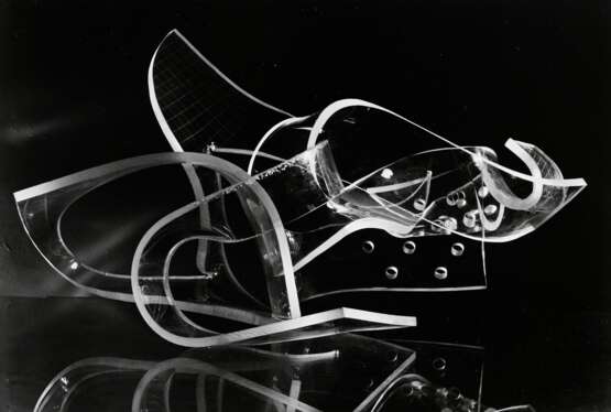 Moholy-Nagy, László (1895-1946) "Spirals" 1945/2005, Fotographie, verso bez., Griffelkunst, PM 18x26,3cm, BM 24x30cm - photo 1