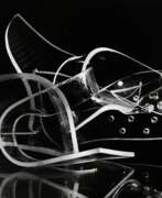 Product catalog. Moholy-Nagy, László (1895-1946) &quot;Spirals&quot; 1945/2005, Fotographie, verso bez., Griffelkunst, PM 18x26,3cm, BM 24x30cm