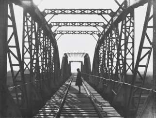 Rodtschenko, Alexander (1891-1956) &quot;Die Eisenbahnbrücke&quot; um 1925/1987, Fotografie, verso bez. und Nachlassangabe, Griffelkunst, BM 18x23,7cm, min. Randdefekte