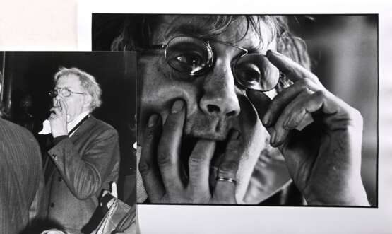 Lebeck, Robert (1929-2014) "Horst Janssen" 1980, Fotographie, verso sign./dat./bez. und Klebeetikett, PM 24,8x36,8cm, BM 30,7x40,4cm, Ränder leicht gewellt, kleiner Defekt, dazu: Fotographie "Horst Janssen… - фото 1