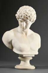 Massini, Pietro (1840-1885) Büste &quot;Antino (Antinoos)&quot;, Marmor auf Sockel, u. bez., verso sign. und bez.: &quot;P. Masini F.P. Sanson Succ./ Hamburg&quot;, H. 55,5cm, leichte Altersspuren