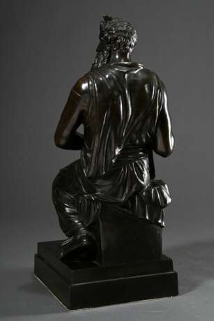 Große Grand Tour Souvenir Bronze Figur „Mose“ nach Michelangelo, auf eckigem Postament (21x26cm), Guss "G. Nisini - Roma", um 1880, H. 54cm - photo 3