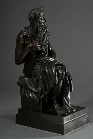 Große Grand Tour Souvenir Bronze Figur „Mose“ nach Michelangelo, auf eckigem Postament (21x26cm), Guss "G. Nisini - Roma", um 1880, H. 54cm - photo 5