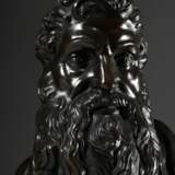 Große Grand Tour Souvenir Bronze Figur „Mose“ nach Michelangelo, auf eckigem Postament (21x26cm), Guss "G. Nisini - Roma", um 1880, H. 54cm - photo 7