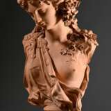 Terracotta Büste „Allegorie der Flora“ auf eckigem Postament, um 1890, H. 60cm, Witterungsspuren - photo 1