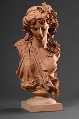 Terracotta Büste „Allegorie der Flora“ auf eckigem Postament, um 1890, H. 60cm, Witterungsspuren - photo 2