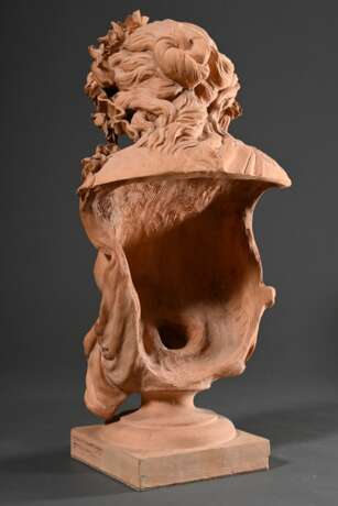 Terracotta Büste „Allegorie der Flora“ auf eckigem Postament, um 1890, H. 60cm, Witterungsspuren - photo 5