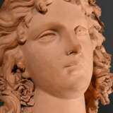 Terracotta Büste „Allegorie der Flora“ auf eckigem Postament, um 1890, H. 60cm, Witterungsspuren - photo 10