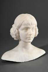 Marmor Büste &quot;Junge Frau mit Schneckenfrisur&quot;, um 1920, 23,5x24x14,5cm, Risse, Witterungsspuren