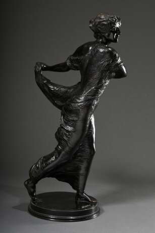 Stuck, Franz v. (1863-1928) "Tänzerin" 1897/1898, Bronze dunkel patiniert, vorne an der Plinthe sign. "Franz von Stuck", verso "Guss C. Leyrer München", nach 1906, H. ca. 63cm - photo 2