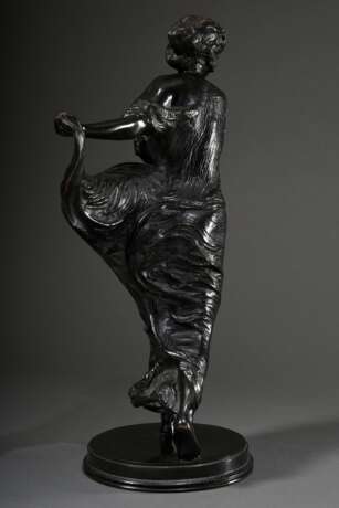 Stuck, Franz v. (1863-1928) "Tänzerin" 1897/1898, Bronze dunkel patiniert, vorne an der Plinthe sign. "Franz von Stuck", verso "Guss C. Leyrer München", nach 1906, H. ca. 63cm - photo 3