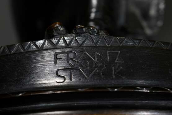 Stuck, Franz v. (1863-1928) "Tänzerin" 1897/1898, Bronze dunkel patiniert, vorne an der Plinthe sign. "Franz von Stuck", verso "Guss C. Leyrer München", nach 1906, H. ca. 63cm - photo 6