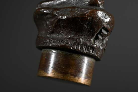 Klimsch, Fritz (1870-1960) "Stehender weiblicher Akt", Bronze patiniert, auf schwarzem Marmorsockel zum Stecken (Petschaft), u. monogr., Gießerstempel "H. Noack/ Berlin", H. 18,5cm, kleiner Kratzer - photo 5
