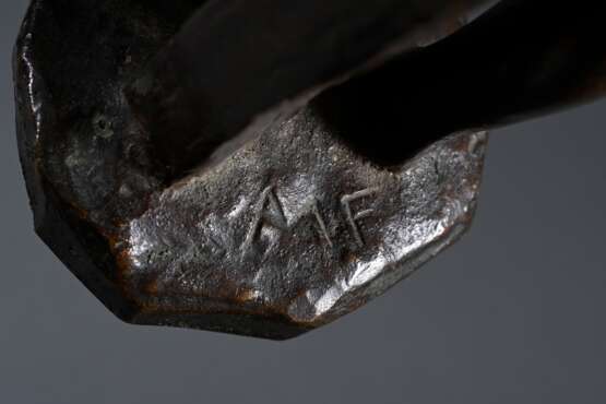 Fueter, Max (1898-1983) "Stehender Akt an Stele", Bronze patiniert, a.d. Plinthe monogr., H. 22cm, leichte Altersspuren - Foto 5