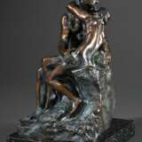 Rodin, Auguste (1840-1917) "Der Kuss", Bronze patiniert, 42/499, Nachguss Royal Art Galerie, H. 26,6cm (m. Sockel) - photo 1