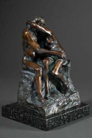 Rodin, Auguste (1840-1917) "Der Kuss", Bronze patiniert, 42/499, Nachguss Royal Art Galerie, H. 26,6cm (m. Sockel) - photo 3