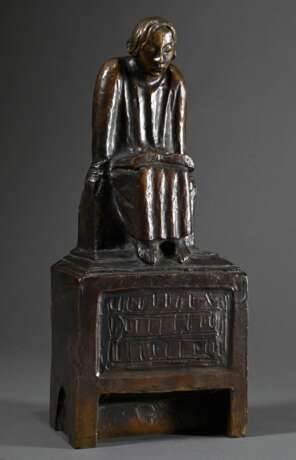 Barlach, Ernst (1870-1938) "Lesender Klosterschüler" 1930, Bronze patiniert, 2/12, verso sign./num. und Gießerstempel "H. Noack Berlin", Ausführung später, H. 48cm, leicht berieben und Kratzer - photo 1