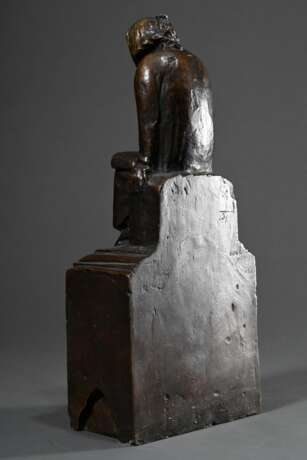 Barlach, Ernst (1870-1938) "Lesender Klosterschüler" 1930, Bronze patiniert, 2/12, verso sign./num. und Gießerstempel "H. Noack Berlin", Ausführung später, H. 48cm, leicht berieben und Kratzer - photo 4