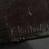 Barlach, Ernst (1870-1938) "Lesender Klosterschüler" 1930, Bronze patiniert, 2/12, verso sign./num. und Gießerstempel "H. Noack Berlin", Ausführung später, H. 48cm, leicht berieben und Kratzer - photo 7