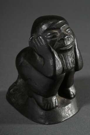 Hoetger, Bernhard (1874-1949) Briefbeschwerer "Dukatenmännchen" 1923, Eisen, geschwärzt, Modell- und Gußnummer "1/28", Gießerstempel "Fürstlich Stolbergsches Hüttenwerk Ilsenburg", H. 9,9cm,… - photo 1