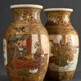 Paar hexagonale Satsuma Vasen mit Gelehrten Szenen, Meiji-Periode, H. 18,5cm, Gold partiell abgeplatzt, Brandrisse - photo 1