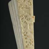 Elfenbein Brisée Fächer "Lebendige Stadtszene", L. 23,5cm, in Original Kasten mit Goldlackbemalung (5,3x27,5x6,4cm), Kanton um 1850, minimale Defekte, Genehmigung nach VO (EG) 338/97 liegt vor (kein Export auße… - Foto 5