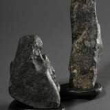 2 Kleine Gelehrtensteine auf passendem Sockel, H. 14cm - photo 2
