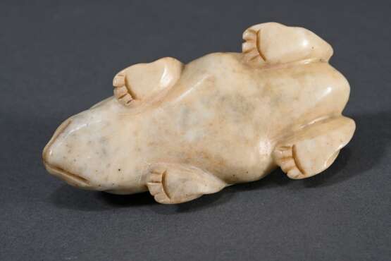 Heller chinesischer Jade Pinselwascher "Hase", Öffnung im Rücken ornamental umrandet, L. 9cm - photo 4