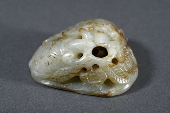 Durchbrochener chinesischer Jade Toggle "Zwei fressende Schildkröten auf Seerosenblatt", 4,4x4,4cm - Foto 4