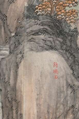2 Farbige chinesische Tuschzeichnungen "Landschaften mit Personenstaffage" mit je zwei Blättern aus Querrolle und eingeschriebenen Ortsangaben, im Passepartout montiert, China 19.Jh., 30x58,5cm (m.PP. 42x69,5cm… - Foto 3
