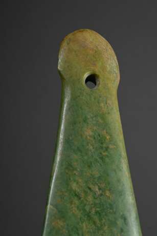 Maori Mere Pounamu oder Pata Standeszeichen in typischer Spatelform mit durchbohrtem Griff, Nephrit oder Jade sog. "Grüner Schatz", Neuseeland Anfang 20.Jh., 27x7,7cm, Provenienz: Sammlung Birger Mörner Morland… - Foto 5
