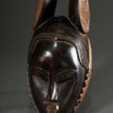 Guro Maske mit Hasenohren und gezacktem Rand (der Hase gilt bei den Guro als einziges Tier, dass den Charakterzug der Kameradschaft besitzt, da er einen gejagten Artgenossen zeitweilig "ablöst", damit dieser au… - photo 3