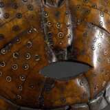 Lega Maske aus ornamental verziertem Schildkrötenpanzer mit typisch geformten Augen, DR Kongo, L. 21cm, Provenienz: Sammlung Poul Holm Olsen, Holstebro - photo 5