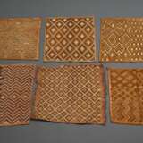 6 Diverse Kuba / Bakuba Gewebe aus Raffiapalmenfasern in typisch geometrischer Musterung, DR Kongo, Anfang 20.Jh., 38x34-50x41cm, Provenienz: Dänische Sammlung - photo 2