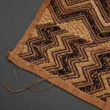 6 Diverse Kuba / Bakuba Gewebe aus Raffiapalmenfasern in typisch geometrischer Musterung, DR Kongo, Anfang 20.Jh., 38x34-50x41cm, Provenienz: Dänische Sammlung - photo 4