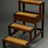 Mahagoni Bibliotheks-Klappleiter, 4stufig mit goldpunziertem Blattfries - photo 1