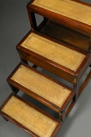 Mahagoni Bibliotheks-Klappleiter, 4stufig mit goldpunziertem Blattfries - photo 2