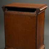 Kleiner Schmuck-Kabinettschrank mit Doppeltür und sechs Schüben innen, Mahagoni, Hersteller: John Selly, England 1880, 53x43,3x29cm, Gebrauchsspuren - Foto 6