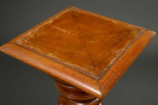 Gedrehte Holz Säule mit eckigem Sockel und Fuß, um 1900, 125x34x34cm, einige Kratzer - фото 3