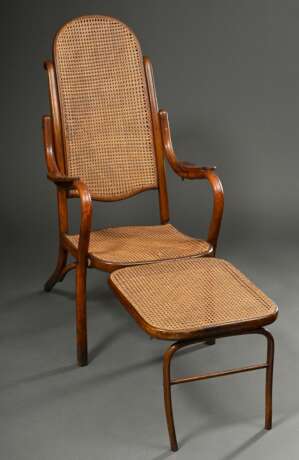 Thonet Klappsessel mit Armlehnen und angesetzter Fußstütze, um 1900, Bugholz mit Wiener Geflecht, 36/114,5x126x58,5cm, leichte Gebrauchsspuren - photo 1
